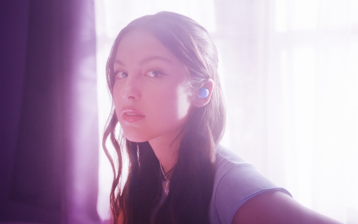 Kolaborasi Sony dengan Olivia Rodrigo Hadirkan Headphone Edisi Terbatas, Segini Harganya