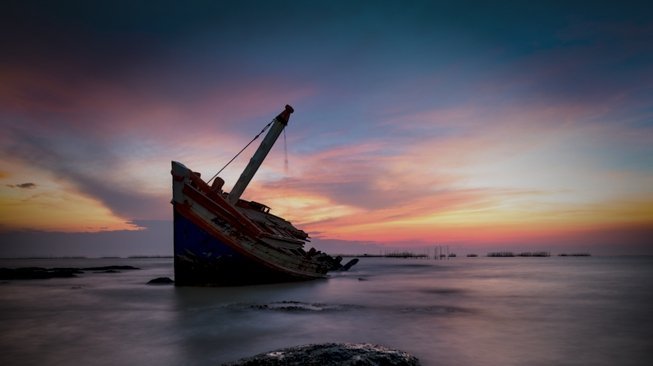 Kapal Penyeberangan Tenggelam di Buton Tengah, 15 Ditemukan Meninggal Dunia 