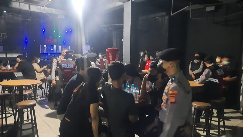 Nekat Buka Hingga Kelabui Petugas, Tempat Hiburan Malam di Bekasi Ditindak Polisi