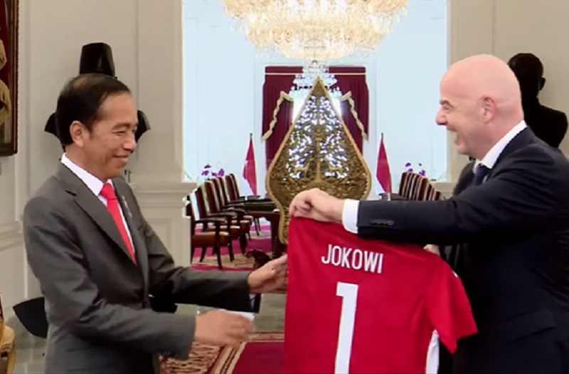 Presiden FIFA Bertemu Empat Mata dengan Jokowi, Siap Tinggal dan Bantu Sepak Bola Tanah Air