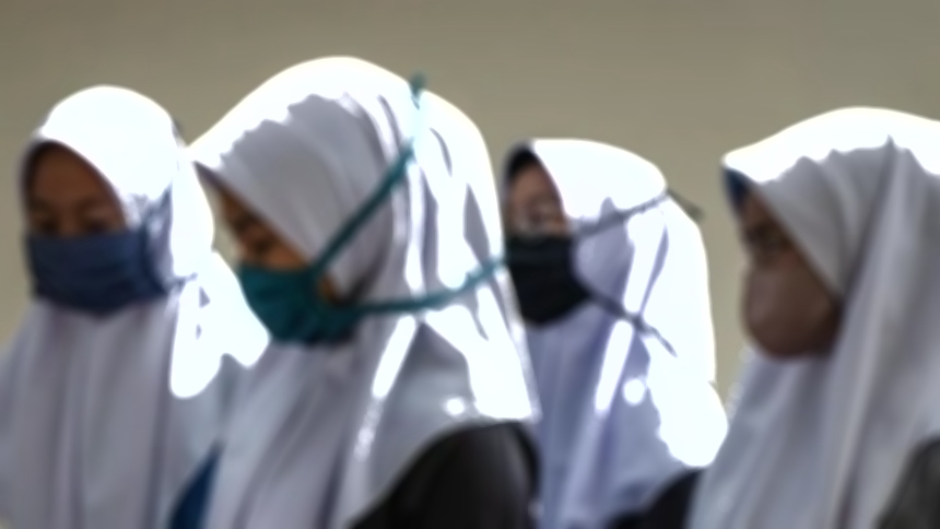 Buntut Kasus Pemaksaan Jilbab ke Siswi, Kepala Sekolah dan 3 Guru Dibebastugaskan 