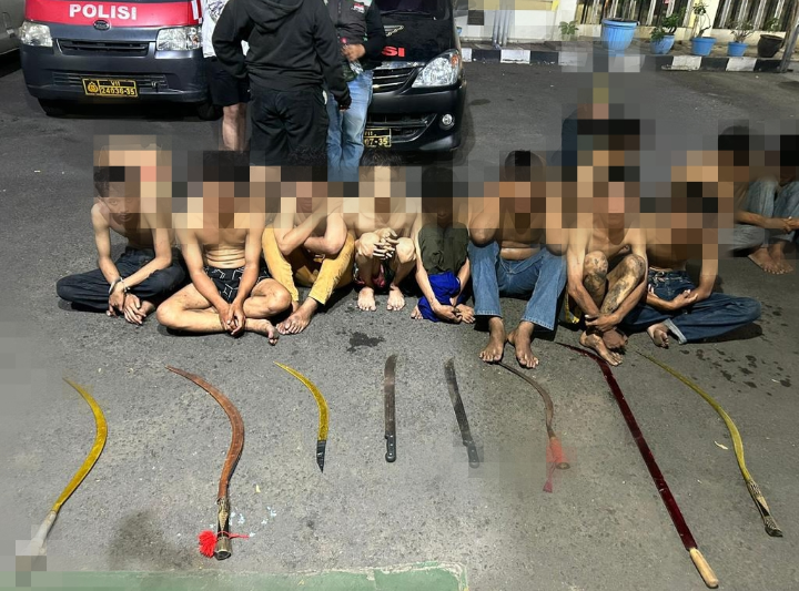 Sekelompok Remaja di Bekasi Tertangkap Saat Akan Tawuran, 8 Senjata Tajam Diamankan Polisi