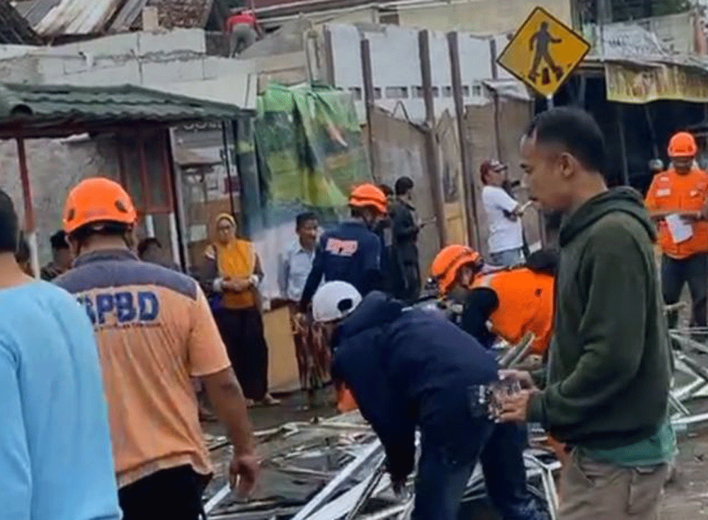 19 Rumah Rusak Akibat Diterjang Angin Puting Beliung di Sukabumi