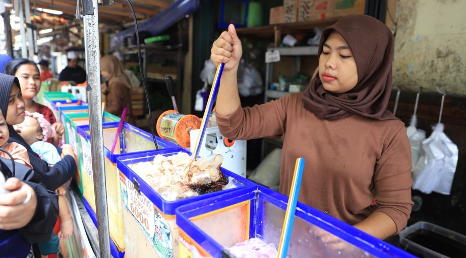 Es Buah Bang Udin Jadi Jajanan Ramadan Paling Laris di Karawaci Tangerang