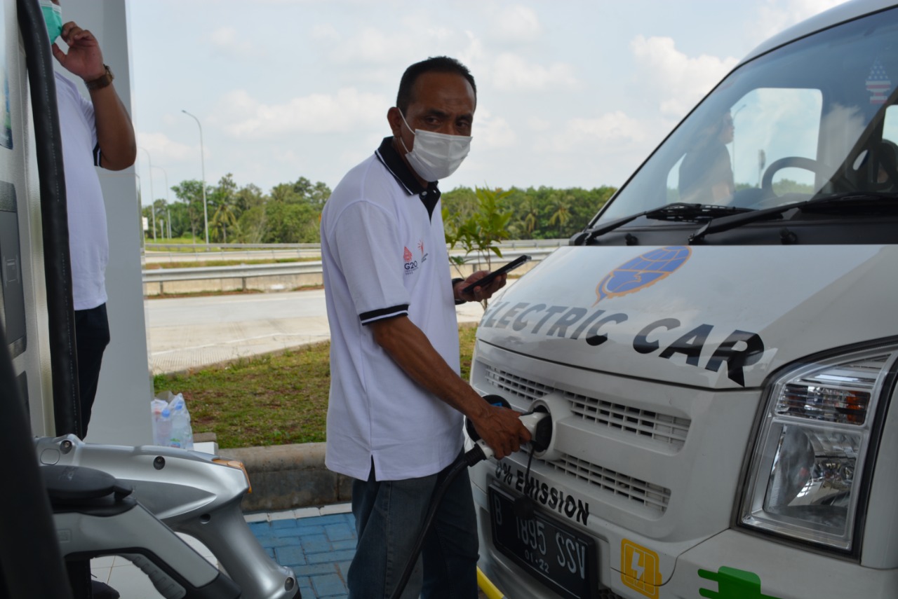 5 ATPM Kolaborasi Kembangkan Mobil Listrik di Bali