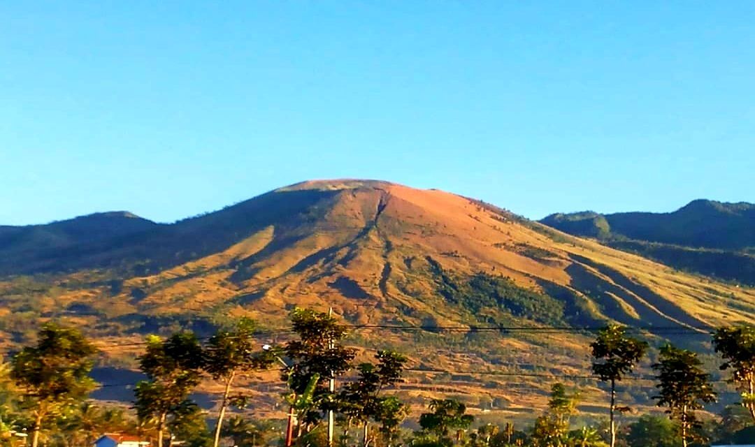 7 Fakta Menarik Gunung Guntur, Gunung Api Aktif di Kota Garut! Salah satunya Wisata Air Terjun Terindah!