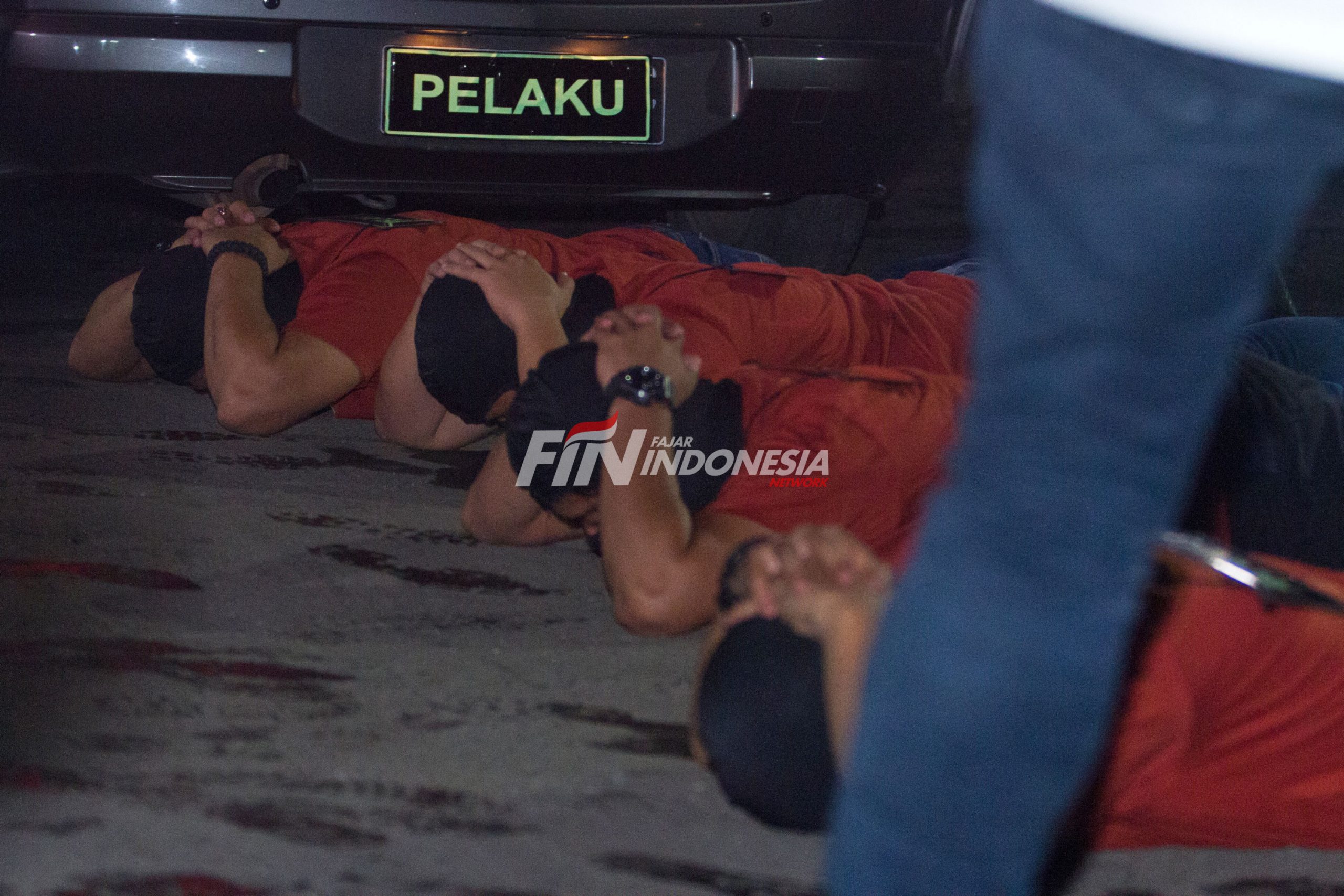2 Terdakwa Kasus Unlawful Killing Laskar FPI Sujud Syukur, Kuasa Hukum: Mereka Terharu karena Putusan