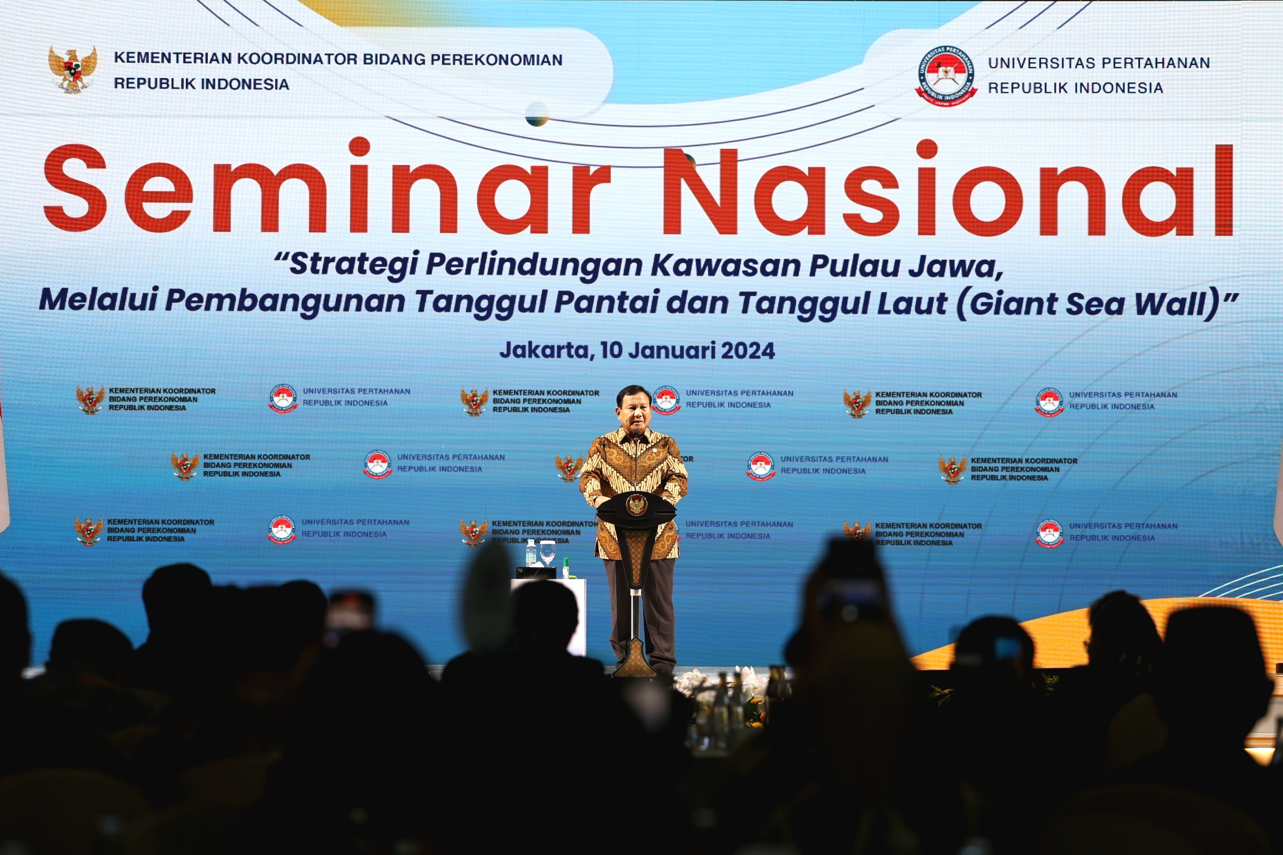 Prabowo Dorong Pembangunan Tanggul Laut di Pantura untuk Cegah Warga Terdampak Banjir Rob