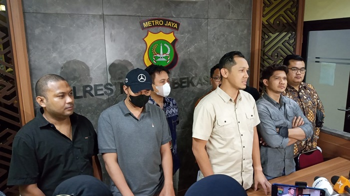 Iko Uwais Batal Datang ke Polres Metro Bekasi Kota, Kuasa Hukum Ajukan Penundaan
