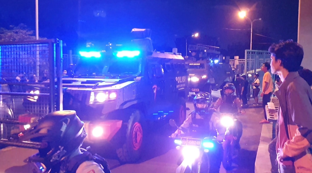 Persib Bandung Tinggalkan Stadion Patriot dengan Kendaraan Taktis Baja, Dikawal Ketat Anggota Kepolisian