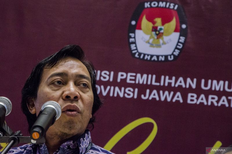 Komeng Ganti Nama Jadi Alfiansyah Bustomi Komeng untuk Kepentingan Pencalonan DPD RI