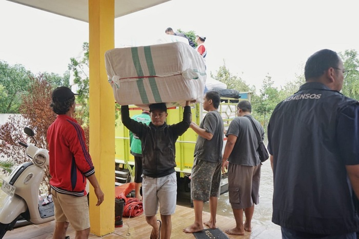 Respon Cepat Banjir Jawa Tengah, Kemensos Dirikan 3 Dapur Umum dan Salurkan Bantuan Logistik untuk 5 Daerah