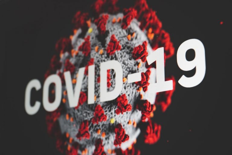 Puncak Gelombang Varian Baru COVID-19 Diperkirakan Terjadi Satu Dua Bulan ke Depan