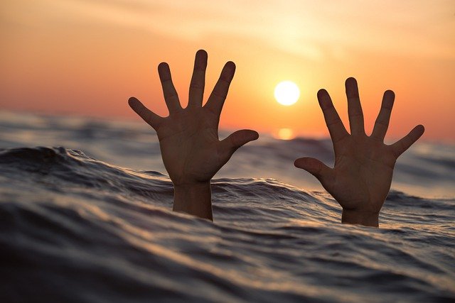 Anak Hilang saat Berenang di Kali Bekasi Dicari Selama 12 Jam, Ditemukan Cuma 5 Meter dari Lokasi Awal 