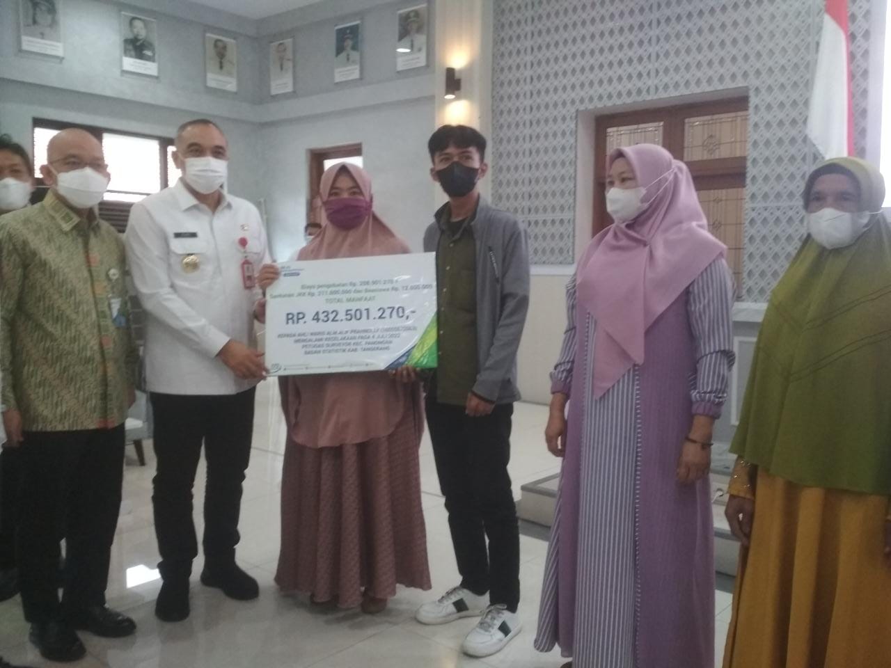 BPJS Ketenagakerjaan Kabupaten Tangerang Serahkan Santunan ke Ahli Waris Rp400 Juta Lebih