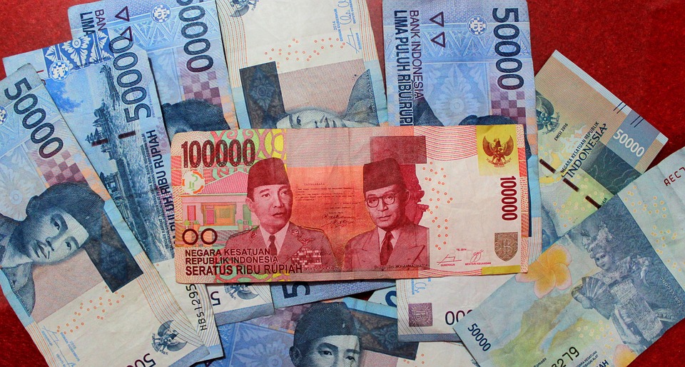 Rupiah Ditutup Menguat, Bank Indonesia Pertahankan Suku Bunga Acuan