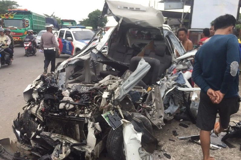 UPDATE: Toyota Avanza Tabrak Truk Minyak di Cirebon, 6 Orang Tewas Baru 2 yang Teridentifikasi
