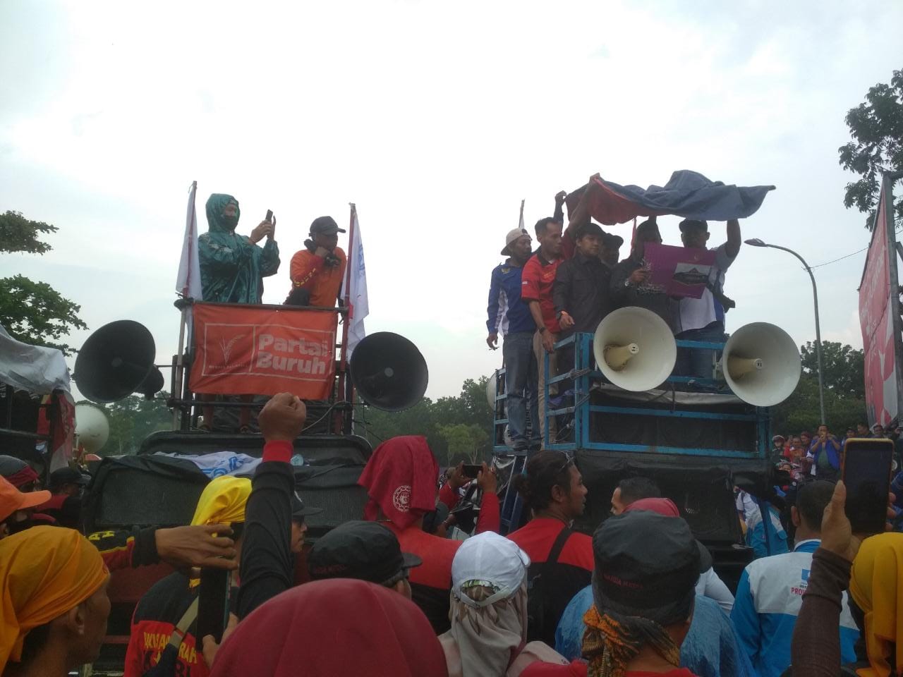Ternyata Bukan Cuma Tolak Kenaikan BBM, Buruh dan Ojol di Tangerang Tuntut Ini Pada Pemerintah 