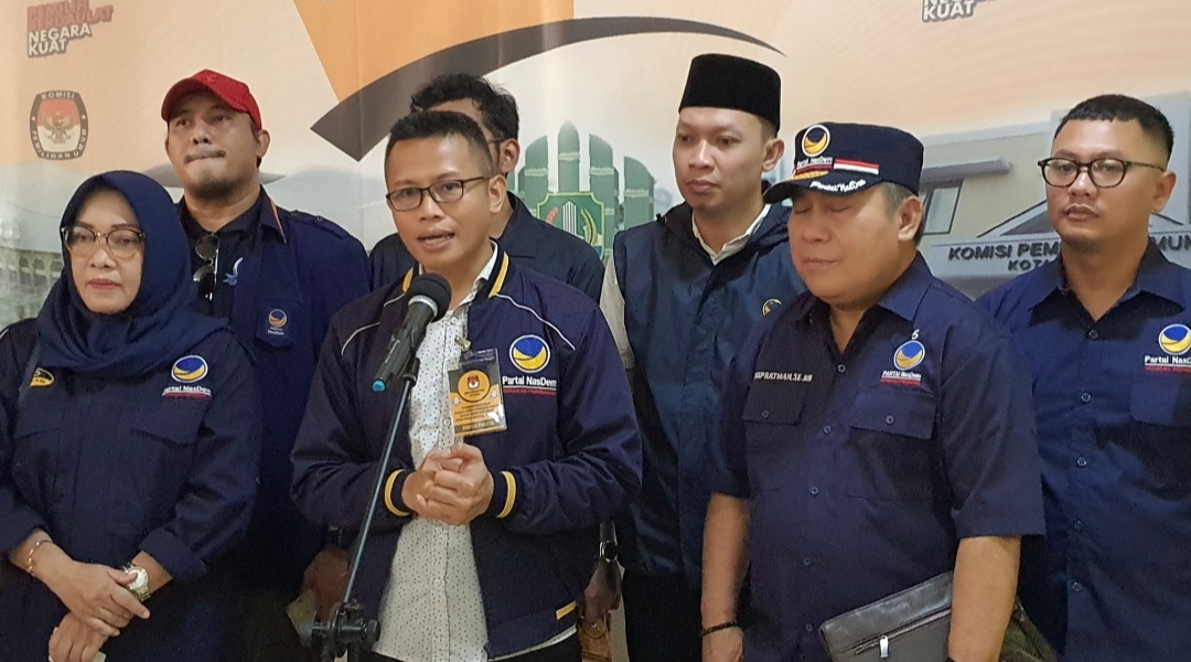 Daftarkan 50 Bacaleg ke Kantor KPU, Partai NasDem Kota Bekasi Longmarch  