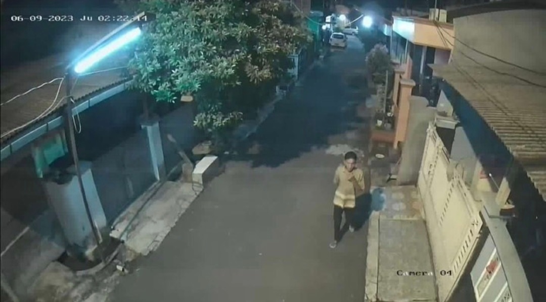 Viral Terekam Kamera Pengawas CCTV, Pencuri di Kota Bekasi Ambil Sepeda Gunung Seharga Rp 10 Juta