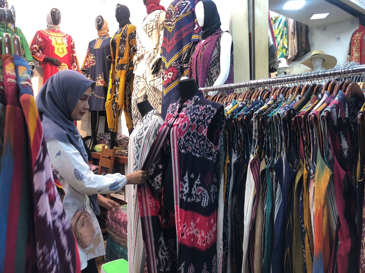  Berburu Outfit Ramadan di Thamrin City, Banyak Model Terbaru Harga Mulai Rp100 Ribuan