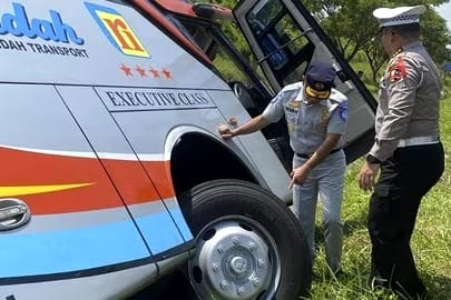 KNKT Tidak Temukan Masalah Teknis Bus Rosalia Indah yang Kecelakaan di Tol Batang