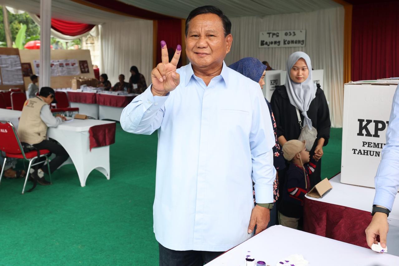 Prabowo Nyoblos ke TPS: Pilih Sesuai Nurani, Jaga TPS, Tertib, Damai, Sejuk
