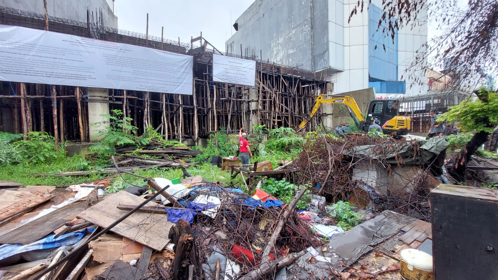 PN Jakarta Pusat Eksekusi Pembongkaran Lahan di Jalan Batu Tulis