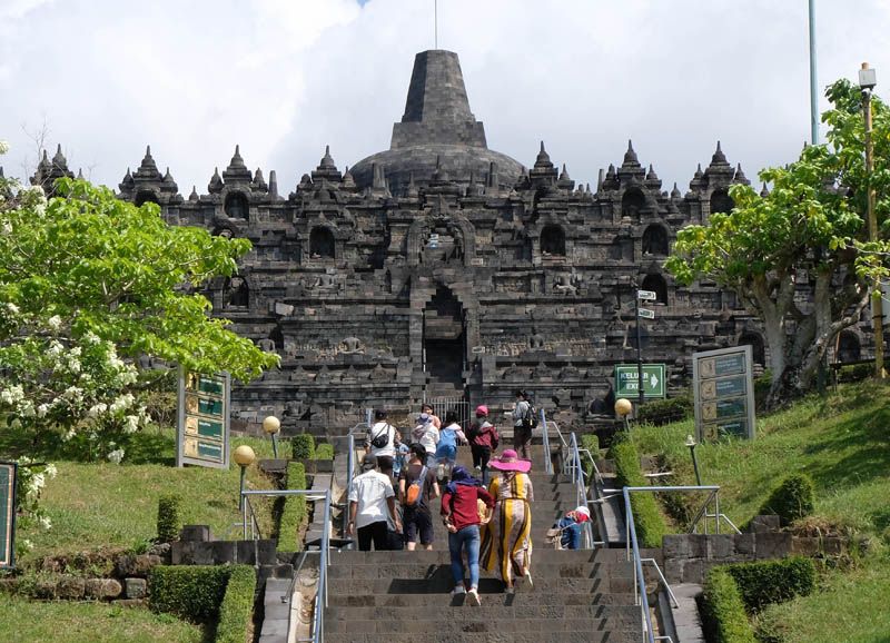Luhut Umumkan Kenaikan Tarif Masuk Borobudur, Ferry Koto: Pejabat Ini Suka Bikin Gaduh