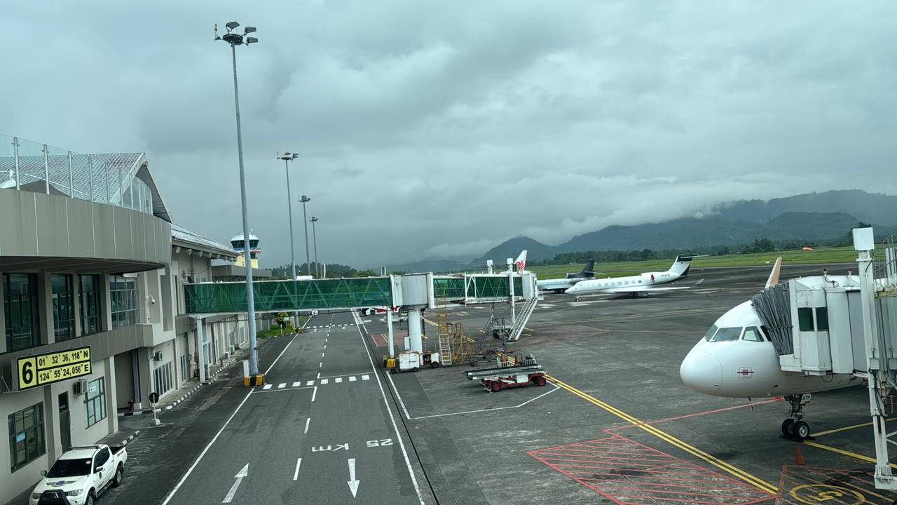 Bandara Sam Ratulangi Perpanjang Penutupan Gegara Dampak Abu Vulkanik Gunung Ruang
