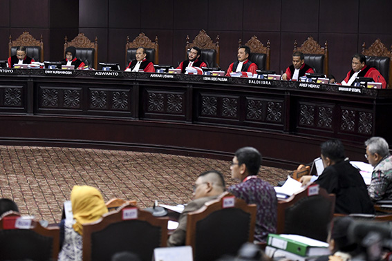 MK Kabulkan Uji Materi Usia Capres Cawapres untuk Kepentingan Keluarga Jokowi