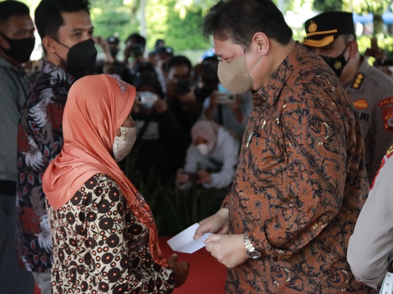 Giliran PKL di Yogyakarta Dapat Bantuan Tunai, Menko Airlangga Apresiasi Polri Penyaluran Tepat Sasaran