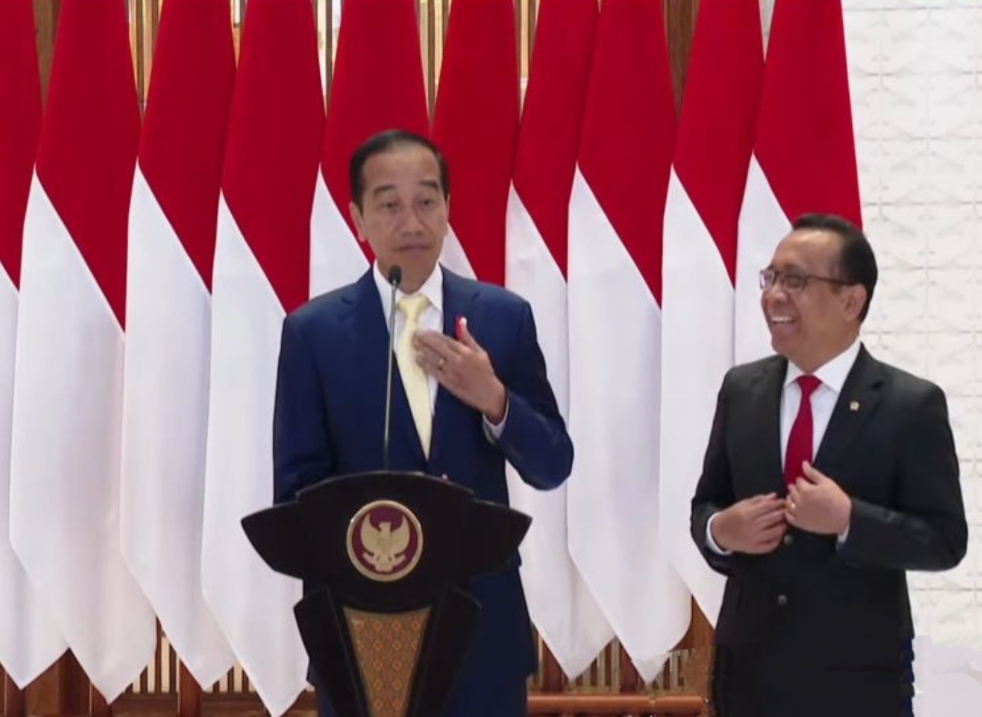 Ini Arti Dasi Kuning Presiden Jokowi saat Lawatan ke Jepang