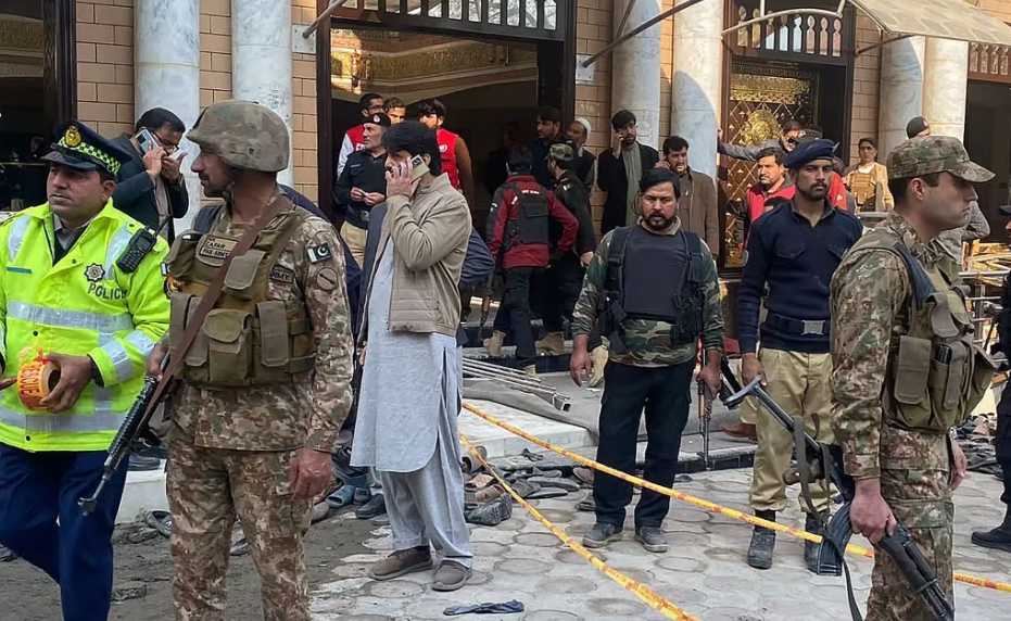 Bom Meledak di Masjid Pakistan 59 Orang Tewas, Korban Kebanyakan Anggota Polisi