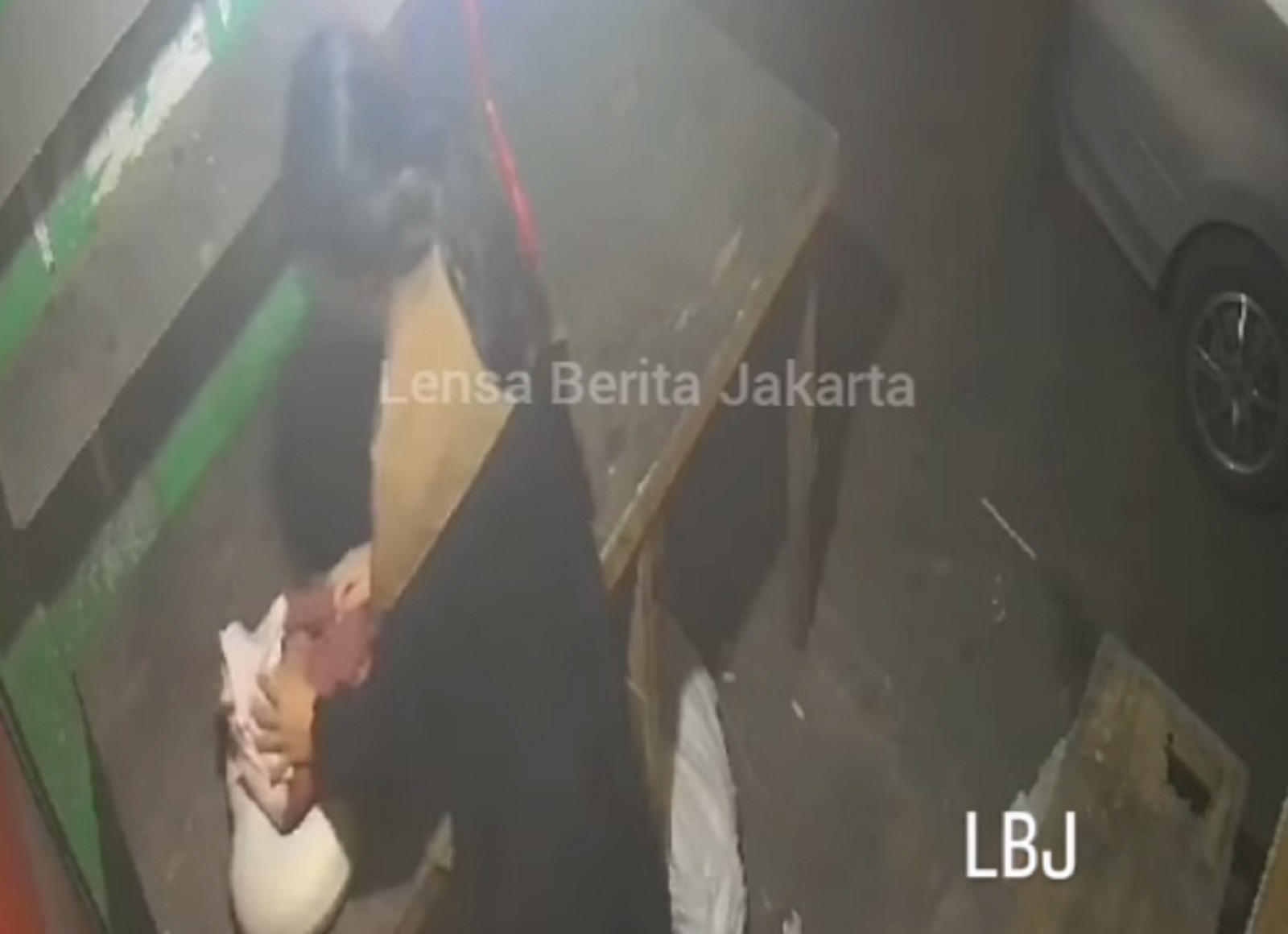 Tega! Video Ibu Tega Buang Bayi di Ruko Jakarta Timur, Polisi Ungkap Identitasnya Ternyata...