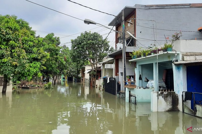 Diguyur Hujan Lebat, Kabupaten Tangerang Terendam Banjir Capai 1,5 Meter