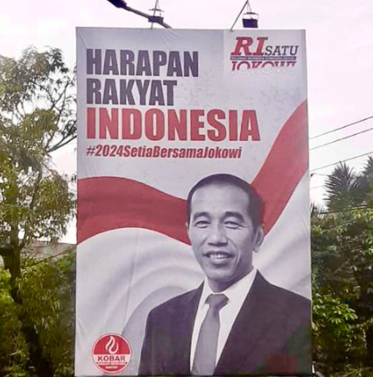 Heboh Foto Baliho '2024 Setia Bersama Jokowi' Viral, Warganet: Sekali Ngibul, Ngibul Selamanya!     