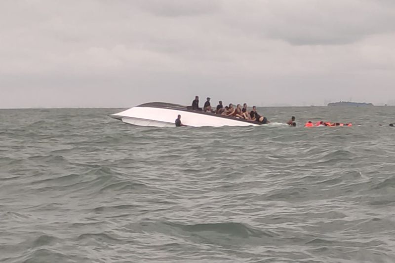 Kapal KM Parikudus Terbalik di Pulau Seribu, Satu Korban dalam Pencarian