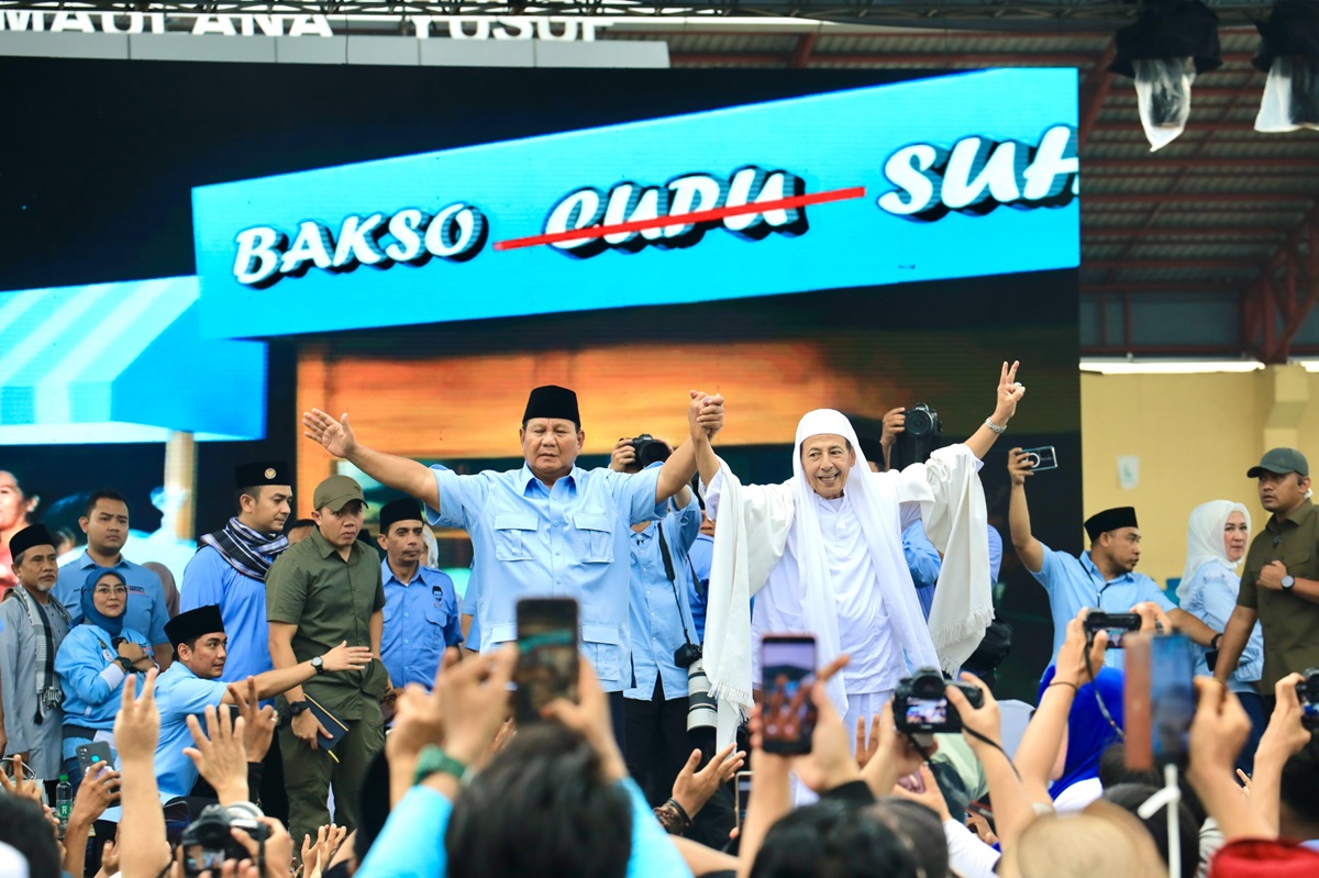 Prabowo dan Relawan Nderek Guru Habib Luthfi Bershalawat Bersama di Serang