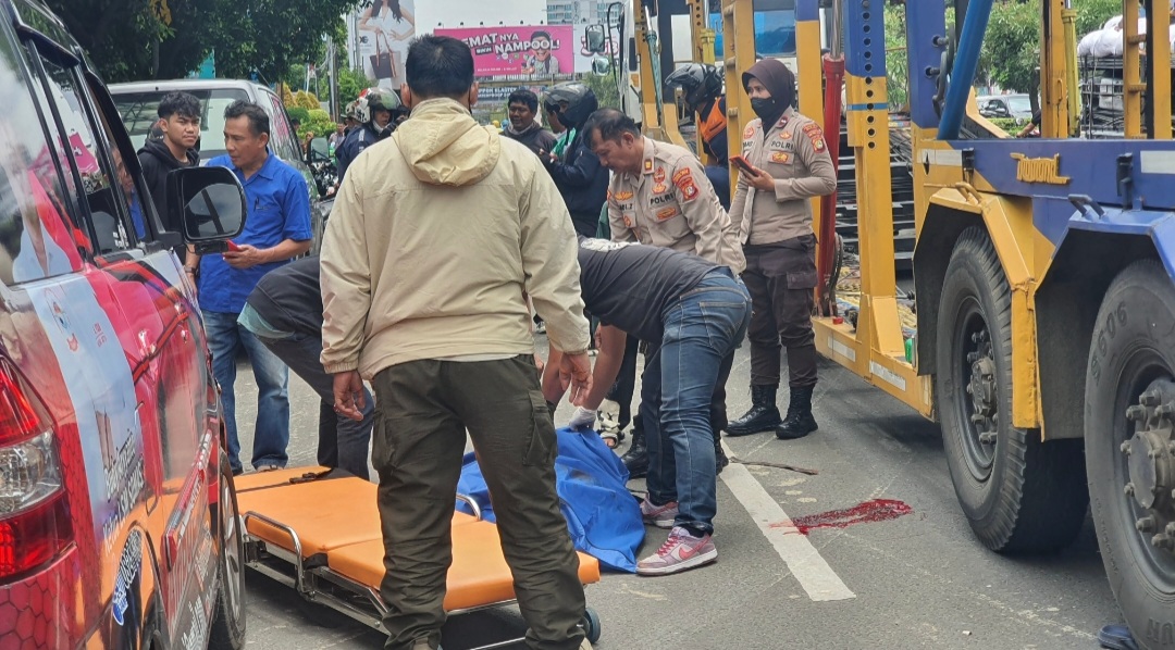Polisi Lakukan Olah TKP Kecelakaan di Depan Kantor Disnaker Kota Bekasi, Ternyata 3 Kendaraan Terlibat