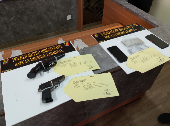 Usai Ditangkap, Perampok Minimarket di Bekasi Sempat Mencoba Merebut Senjata Polisi