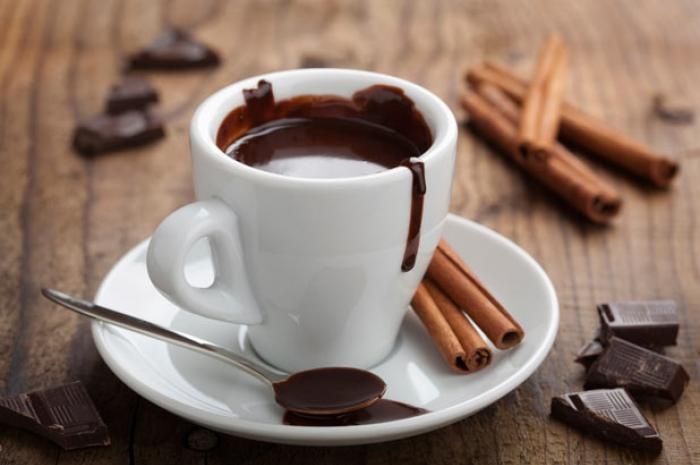 Manfaat Minum Cokelat Panas Sebelum Tidur, Apa Gunanya?