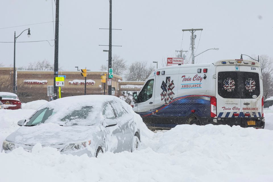 Ganasnya Badai Salju di Amerika Serikat, 27 Orang Tewas hingga Sejumlah Mobil Terkubur di Jalanan