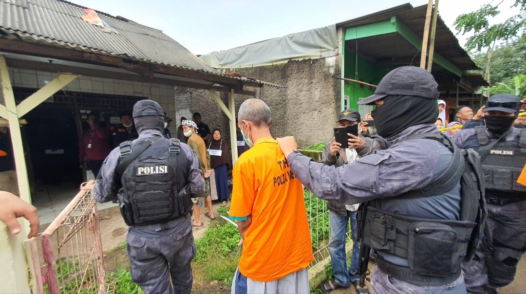 Rekonstruksi Pembunuhan Berantai Bekasi-Cianjur, Pelaku Wowon CS Dihadirkan
