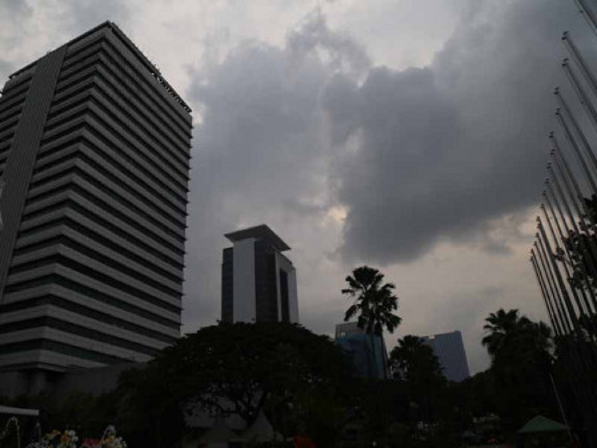 Info Cuaca BMKG Jakarta Senin 12 Februari 2024: Pagi Berawan Malam Hujan
