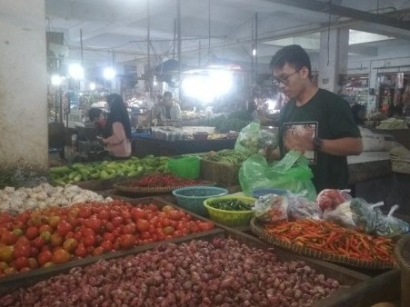 Harga Pangan Terkini di Tangerang, Cabai Masih Pedas, Telur Mulai Turun, Daging Ayam Merangkak Naik