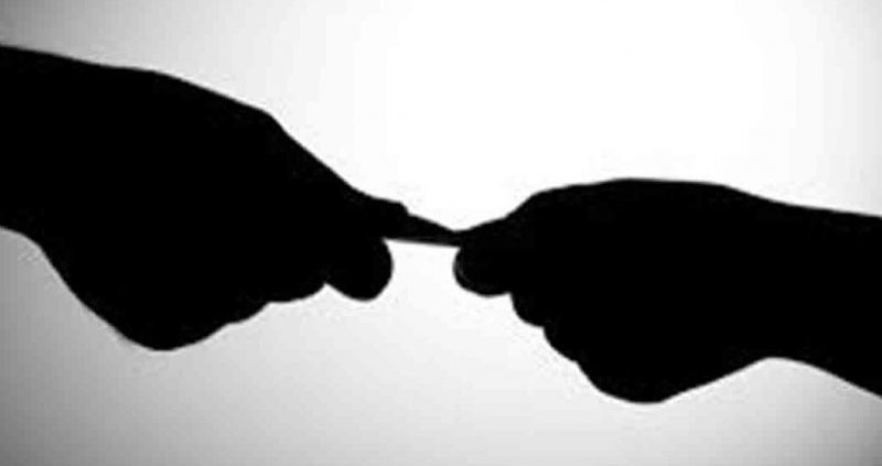 Dua Tersangka Kasus Korupsi Minta Dibebaskan