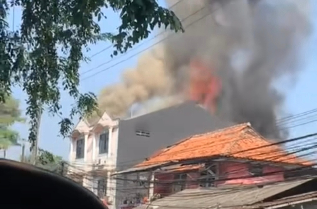 Dua Bangunan Habis Terbakar Si Jago Merah Dalam Satu hari di Bekasi, Ini Penyebabnya