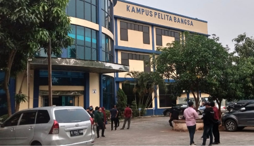 Mahasiswa Universitas Pelita Bangsa Kawal Keputusan Rektor Terkait Dosen Ajak Staycation Karyawati 