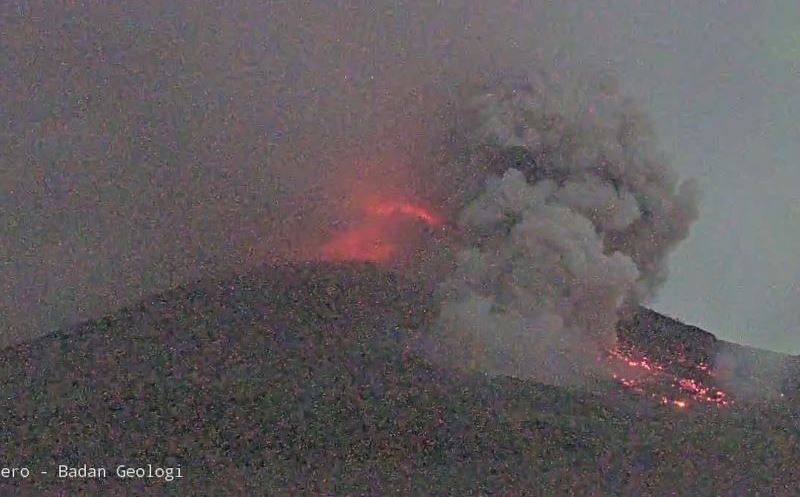 Waspada! Gunung Merapi Erupsi Luncurkan Awan Panas Guguran Hingga 3,5 Kilometer